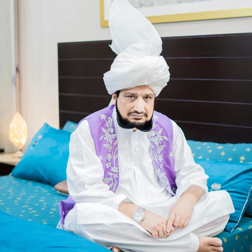 Sultan-ul-Ashiqeen's peaceful presence
